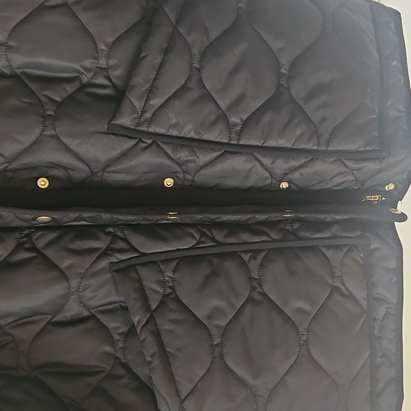 Quince Women's Black Quilted Puffer Coat - Picture 5 of 7